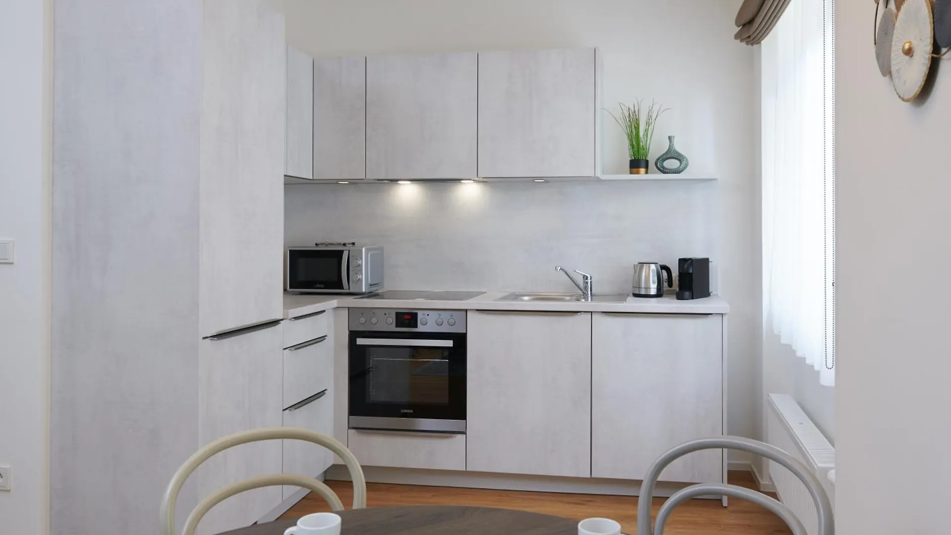 Vn48 Suites By Adrez Praag Aparthotel