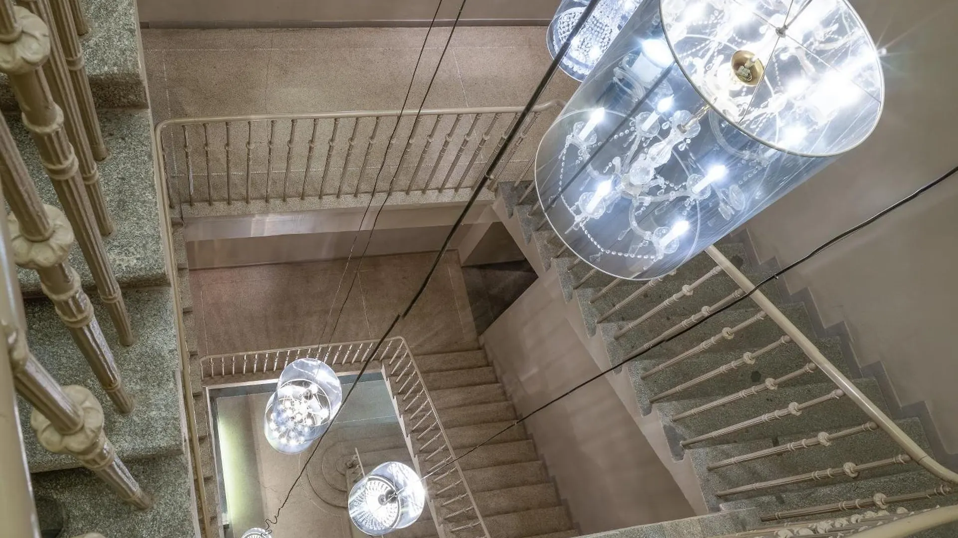 Aparthotel Vn48 Suites By Adrez Praag