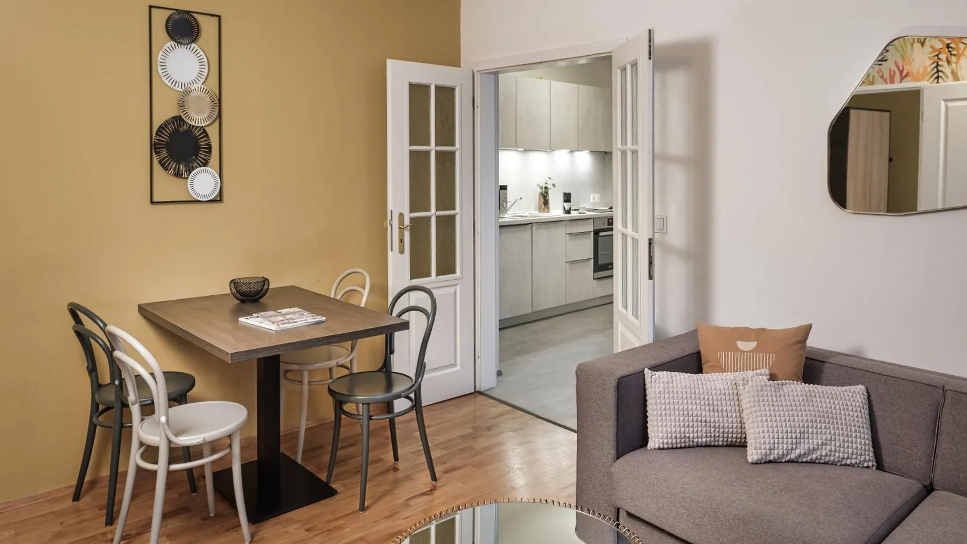 Aparthotel Vn48 Suites By Adrez Praag