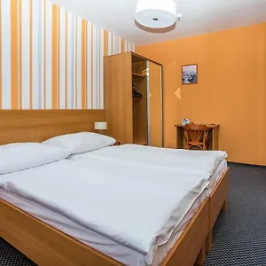 Hotel Bridge, Praga