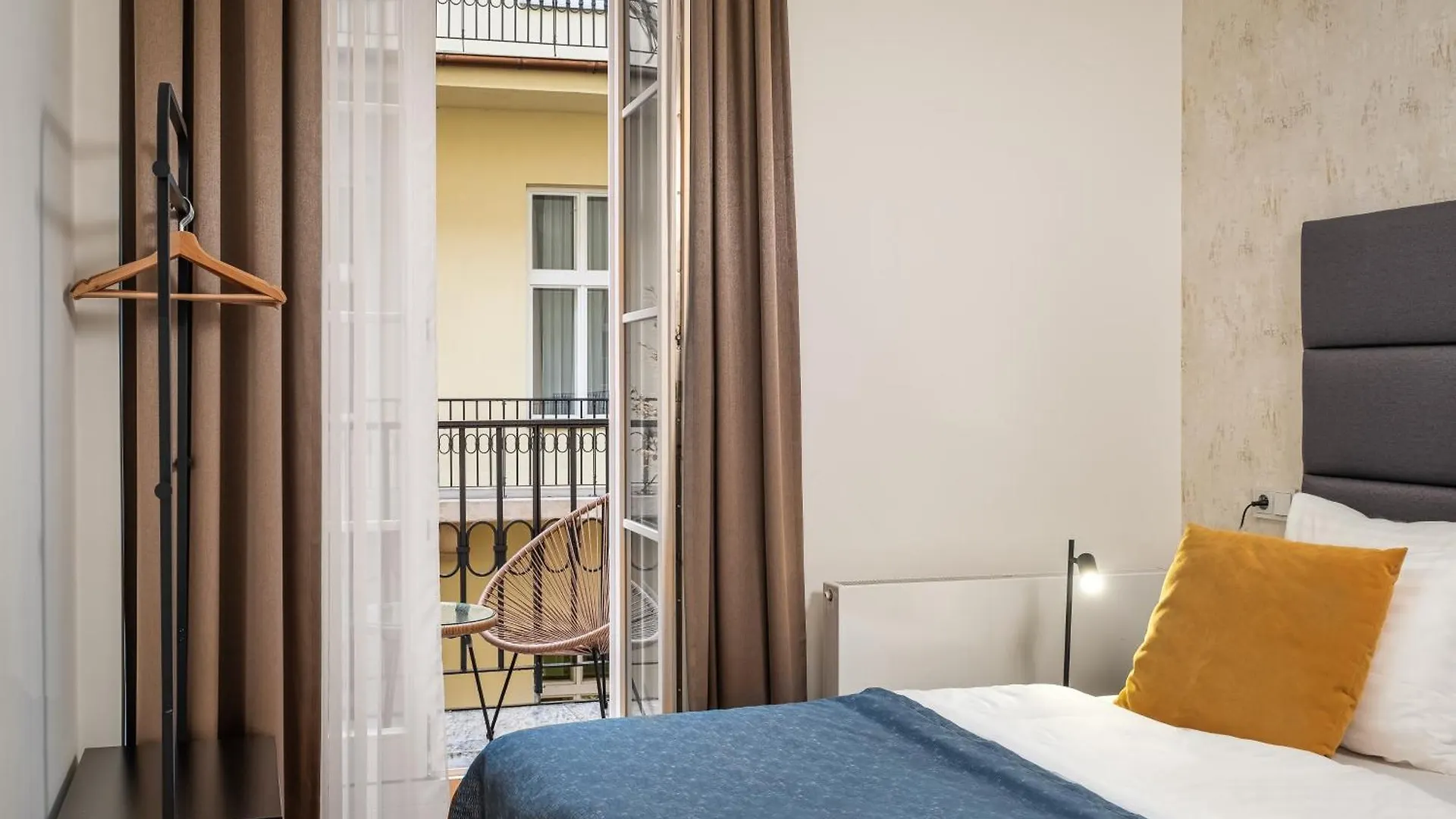 Vn48 Suites By Adrez Prague Aparthotel