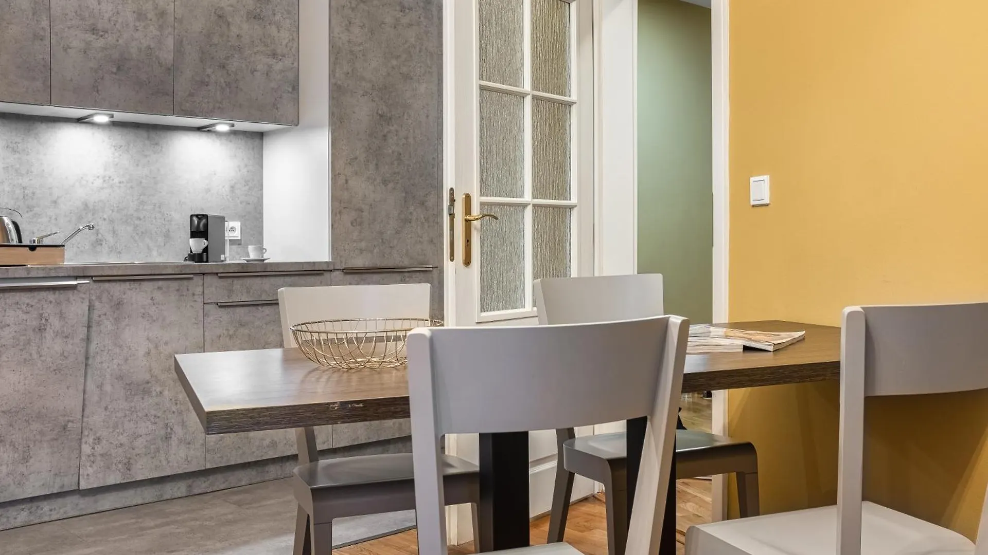 **** Aparthotel Vn48 Suites By Adrez Prag Tschechische Republik
